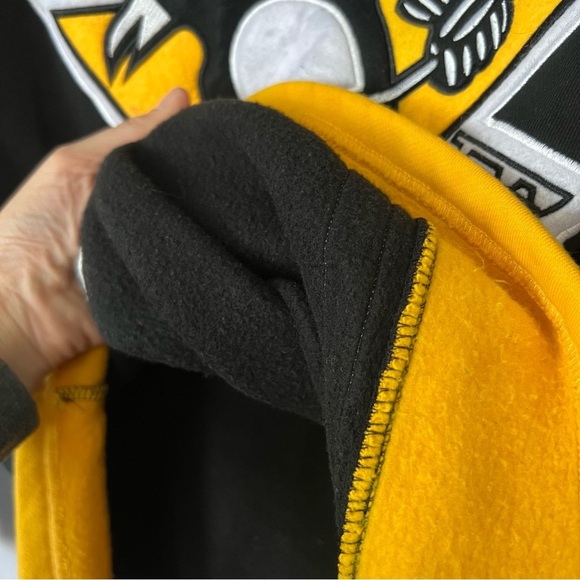Pittsburgh Penguins Sweatshirt Men’s Medium Black Fanatics Lace Up Sweater NHL - Picture 6 of 8